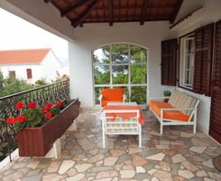 Apartman za 4 osobe Splitska 