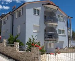 Apartman A2 u Okrug Gornji