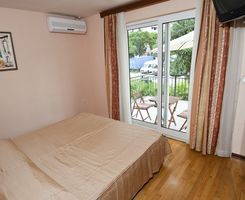 Soba za dvije osobe u malom hotelu u Splitu