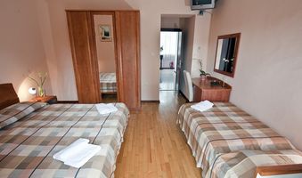 Soba za 3 u malom hotelu u Splitu
